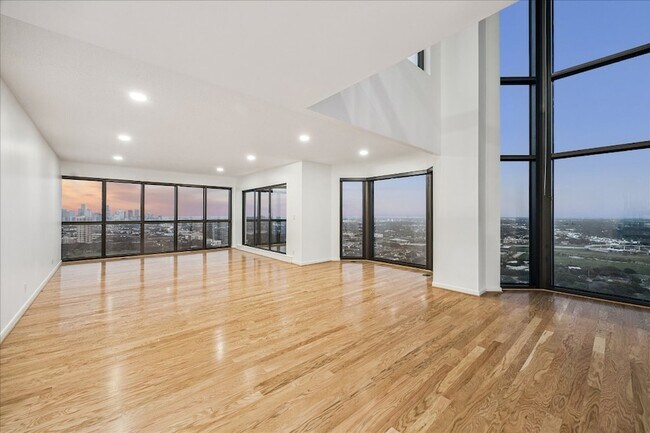 Building Photo - 2001 Holcombe Blvd