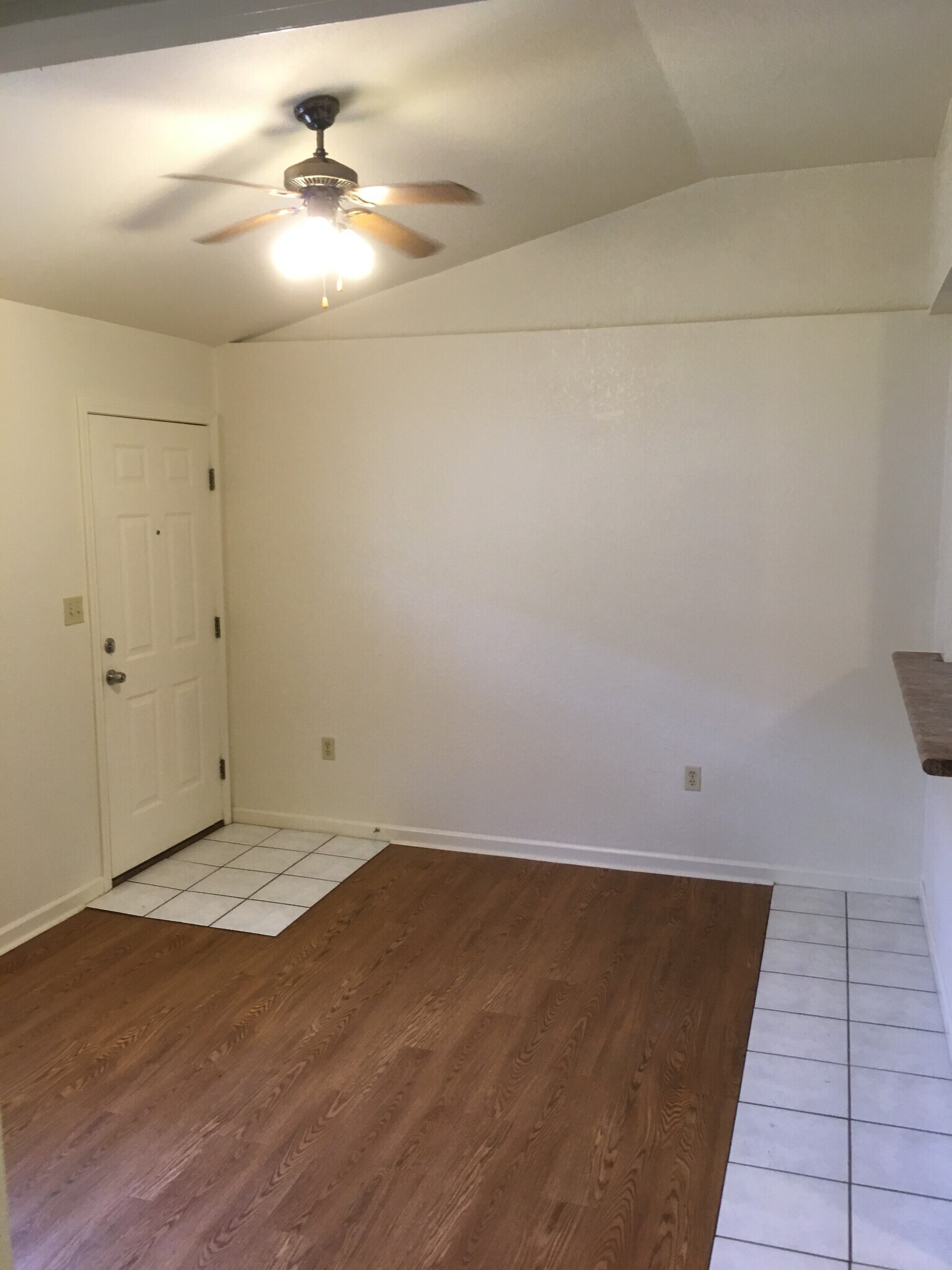 Building Photo - 2704 Wakefield Dr