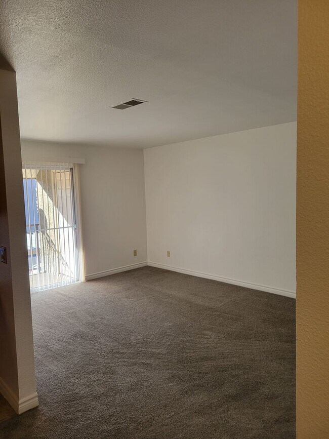 Building Photo - 5163 Indian River Dr