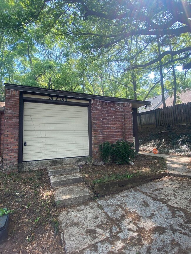 Building Photo - Beautiful 3/2 Near Apalachee Parkway WIth ...