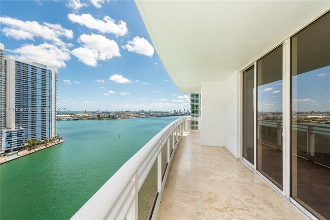 Building Photo - 901 Brickell Key Blvd