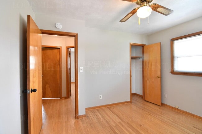 Building Photo - 5122 Braidwood Dr