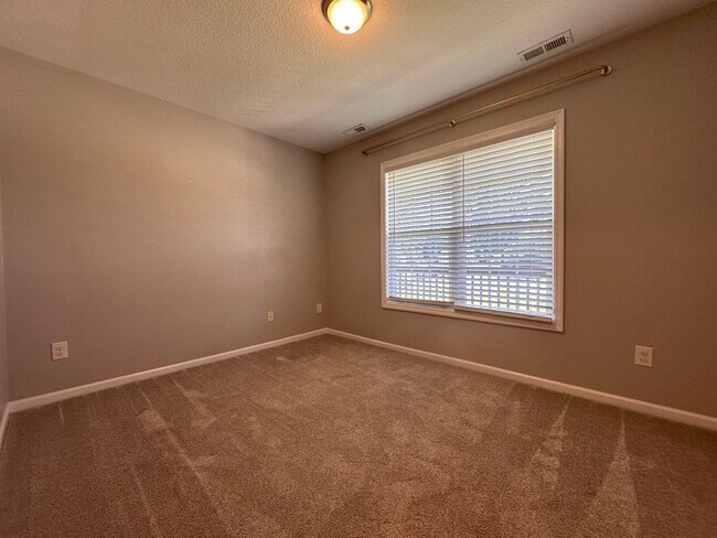 Building Photo - 102 Brookhaven Dr