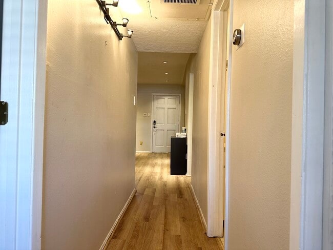Building Photo - 3224 Timmons Ln