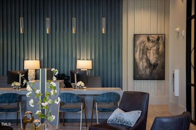 Building Photo - 2000 Olivewood St