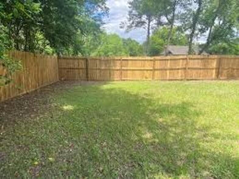 Building Photo - 1741 Elvan Ave