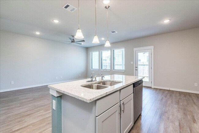 Building Photo - 496 Fieldwood Dr