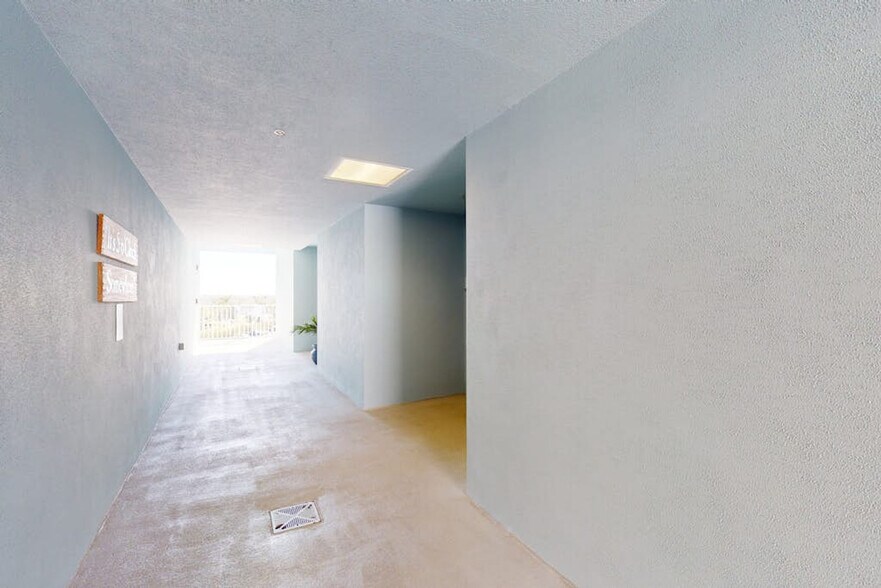 Building Photo - 396 Aruba Cir