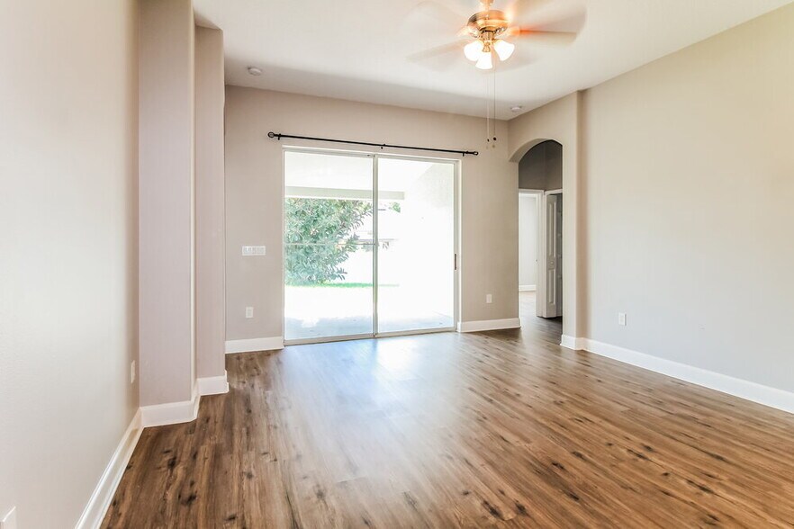 Building Photo - 12313 Ridgedale Dr