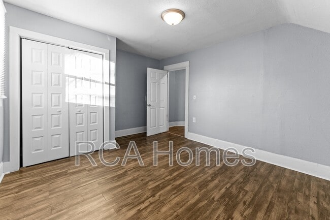 Building Photo - 1535 Draper St