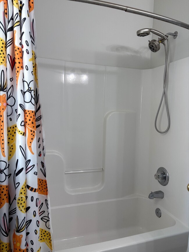 Building Photo - 4717 Farm Lake Dr