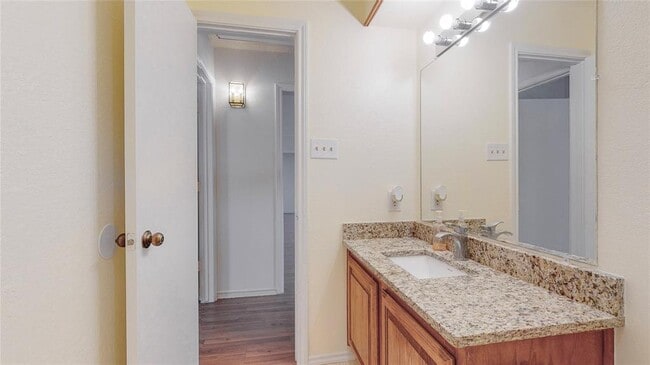 Building Photo - 918 Summer Trail