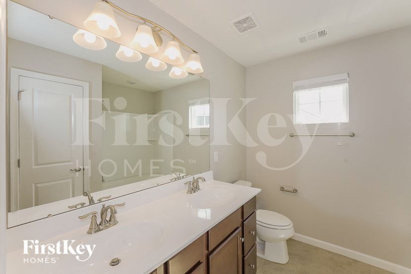 Building Photo - 102 Shanache Dr