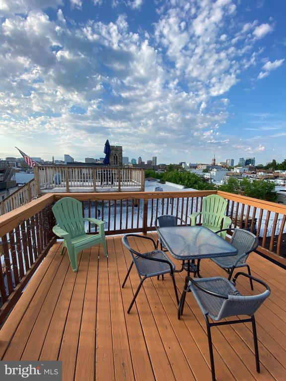 Building Photo - 1444 S Charles St