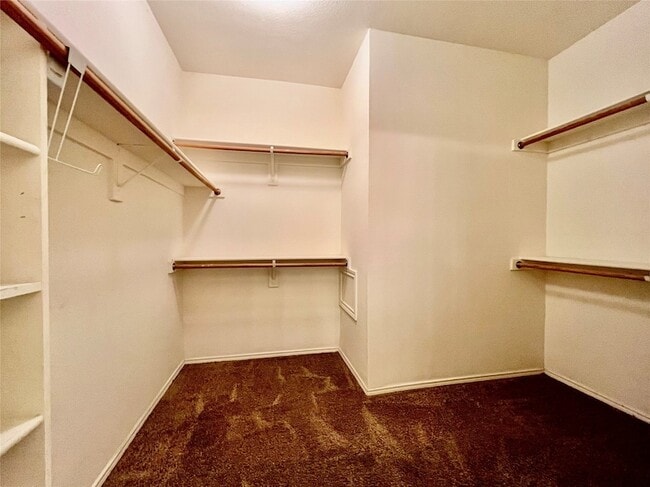 Building Photo - 3900 Chimney Rock Dr