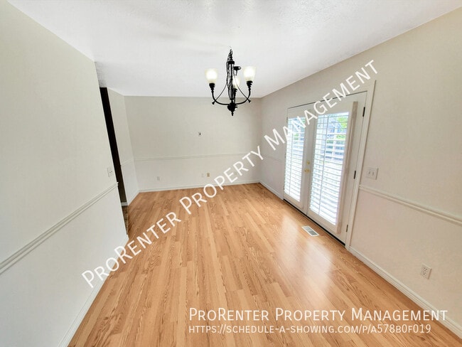 Building Photo - 1488 Earl Cir