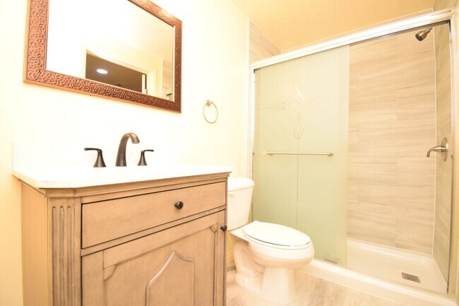 Building Photo - Modern 4 bed Home in Prime West Valley Location!!