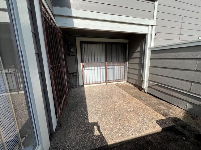 Building Photo - 6363 Cattails Ln