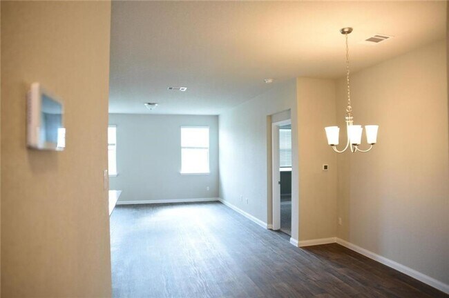 Building Photo - House for lease in Georgetown