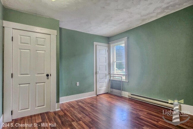 Building Photo - 202-204 S Chestnut St - 204