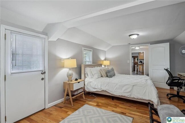 Building Photo - 3203 Washington St