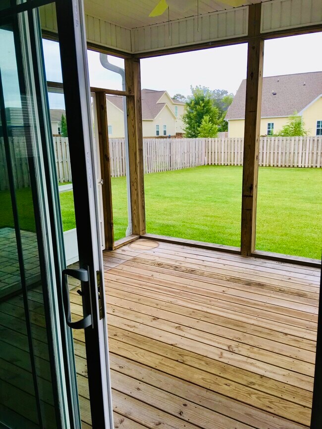 Building Photo - 102 Abaco Dr E