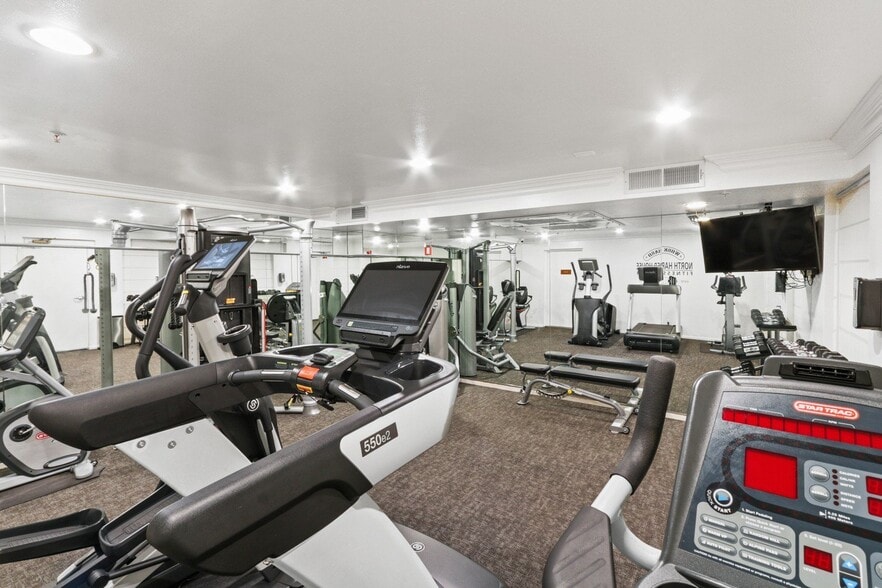 Building Photo - North Harper House