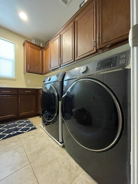 Building Photo - 19 Chysis Rd