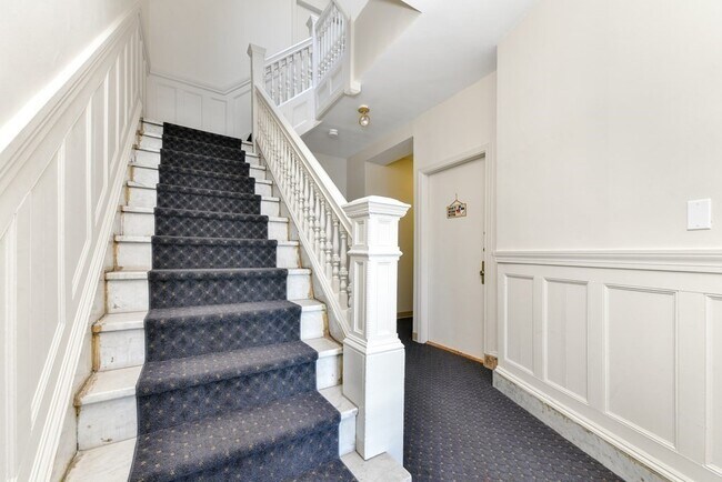 Building Photo - 36 Winchester St