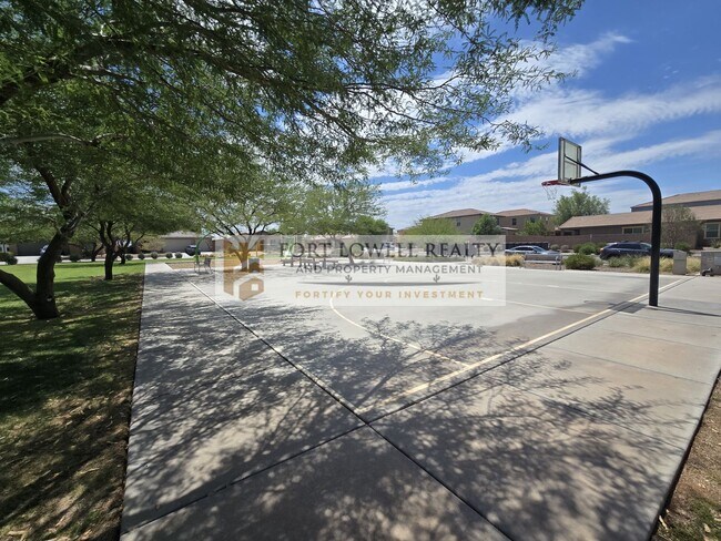 Building Photo - Modern 3 Bed / 2 Bath Home with Open Floor...