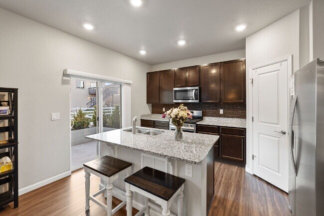Building Photo - Beautiful 4-Bedroom Home on Blue Lunar Lan...