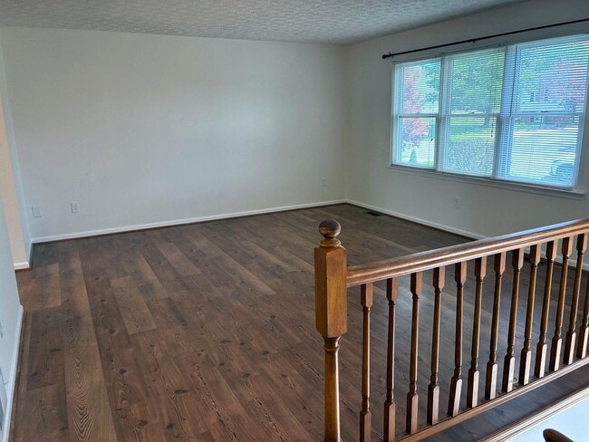 Building Photo - 111 Everette Pl