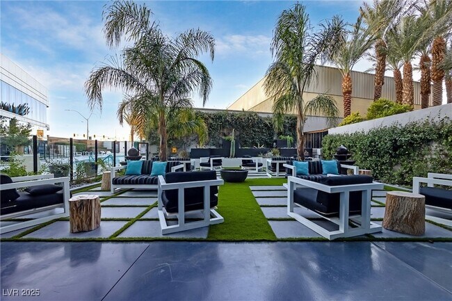 Building Photo - 4575 Dean Martin Dr