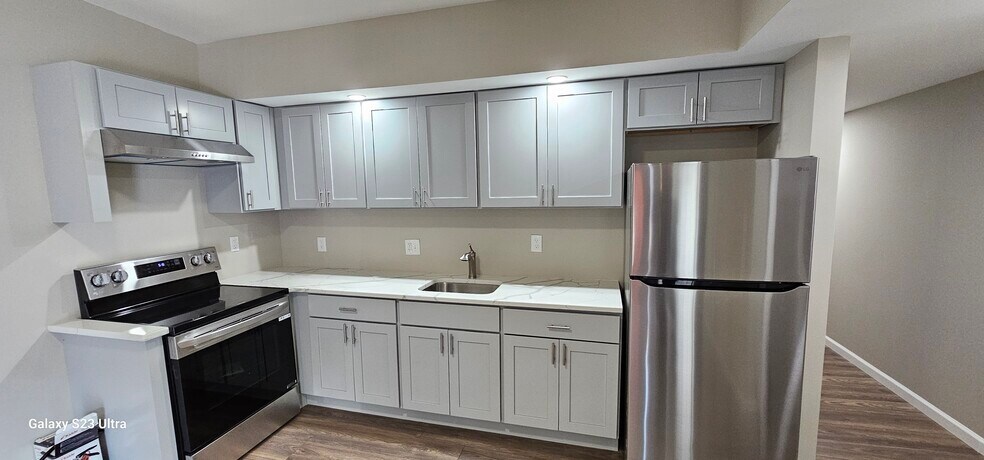 Building Photo - 718 Drexel Ave