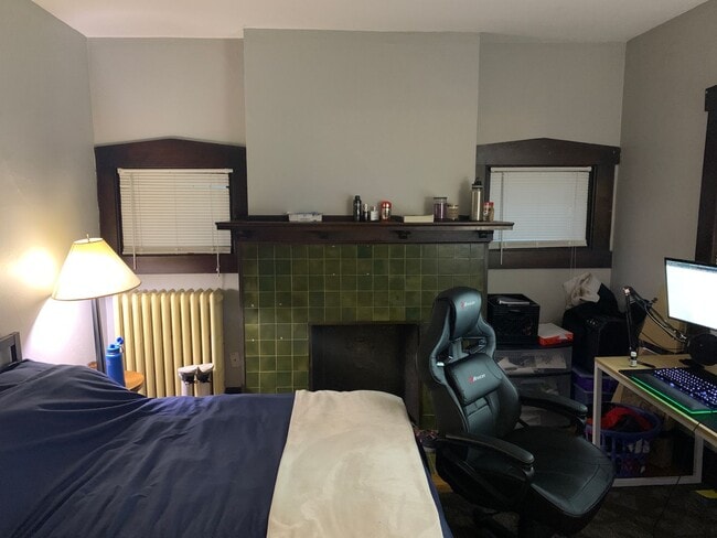 Building Photo - Maryland 6Bdrm House blocks from UWM Campus