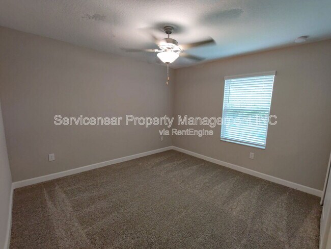 Building Photo - 23300 Willow Glen Way