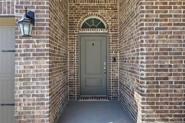 Primary Photo - 1424 Green Valley Wy