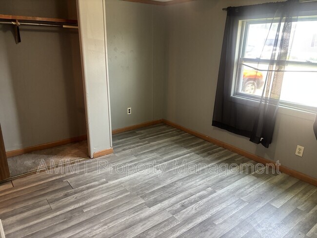 Building Photo - 1528 Apache Dr