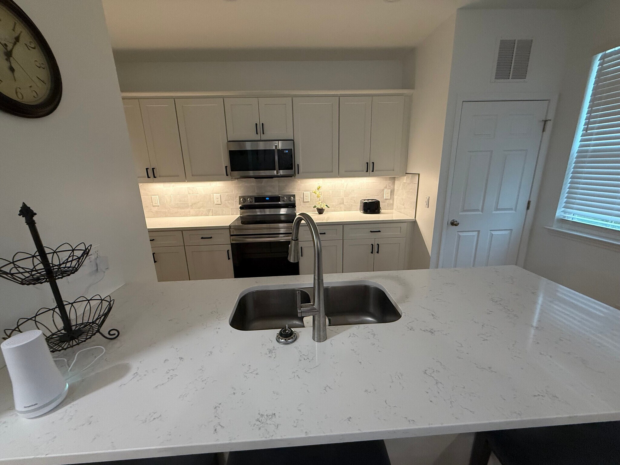 Building Photo - Room in Duplex on S Alston Ave