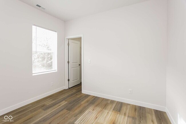 Building Photo - 2950 Winthrop Ave