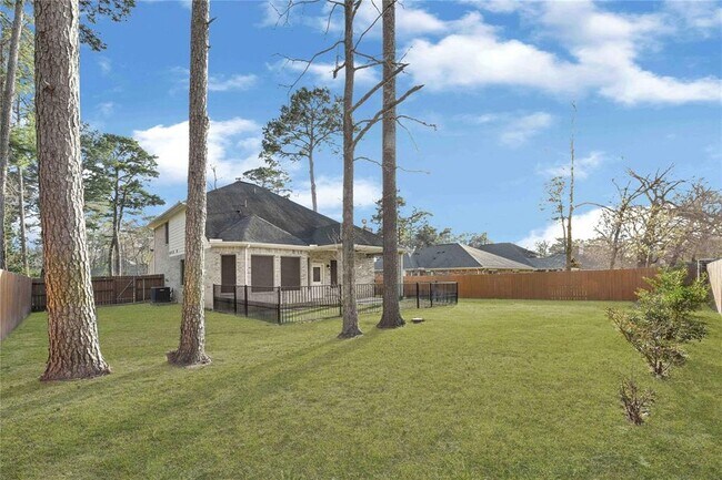 Building Photo - 3310 Pine Chase Dr