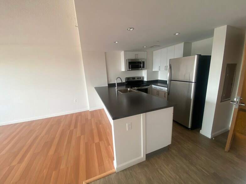 Building Photo - 294 Harvard St