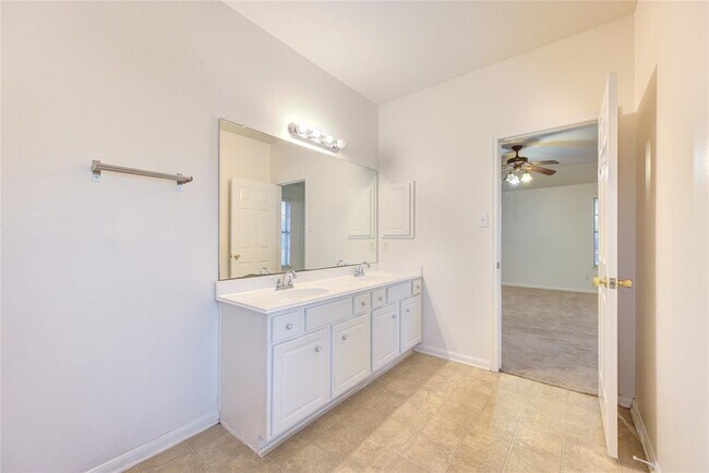 Building Photo - 21735 Oakbridge Park Ln