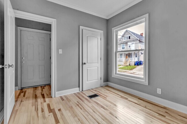 Building Photo - 76 Garner Ave