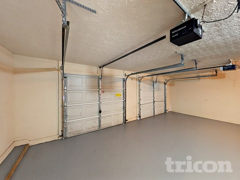 Building Photo - 160 Brighton Dr