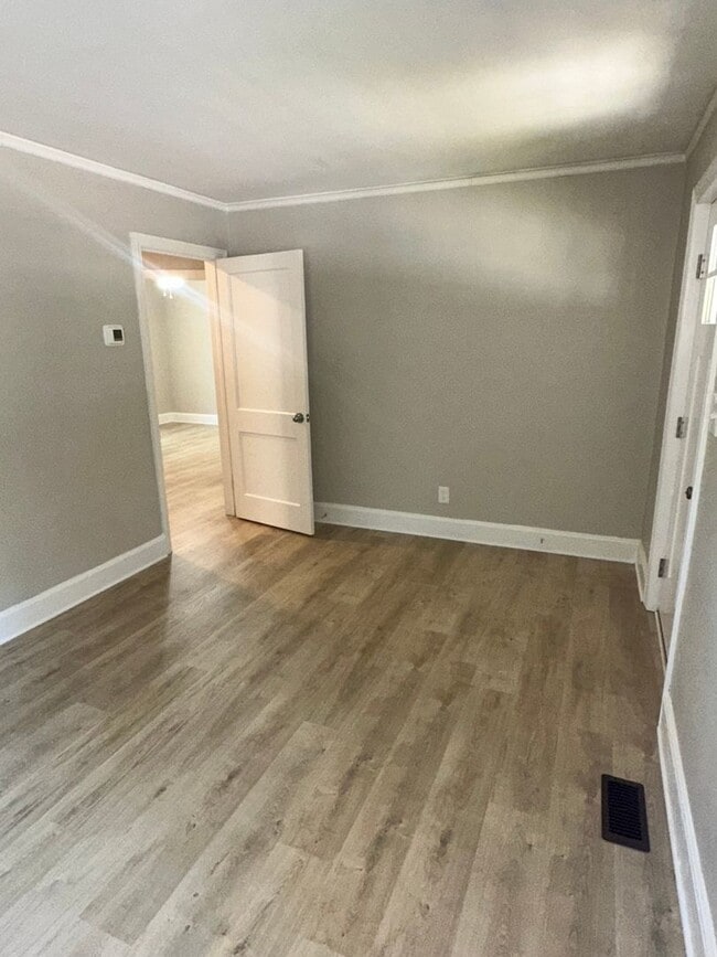 Building Photo - Discover comfort and convenience in a prime Columbia location!