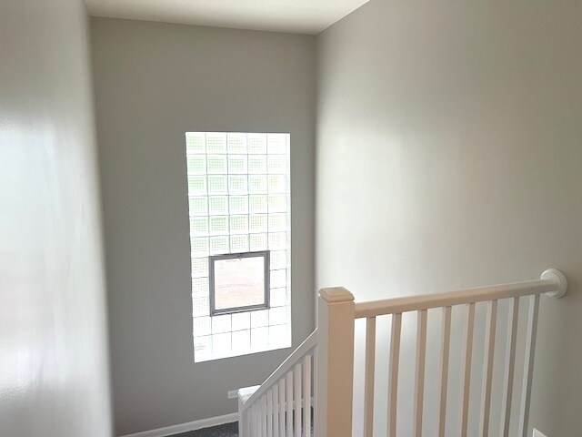 Building Photo - 556 Barton Ave