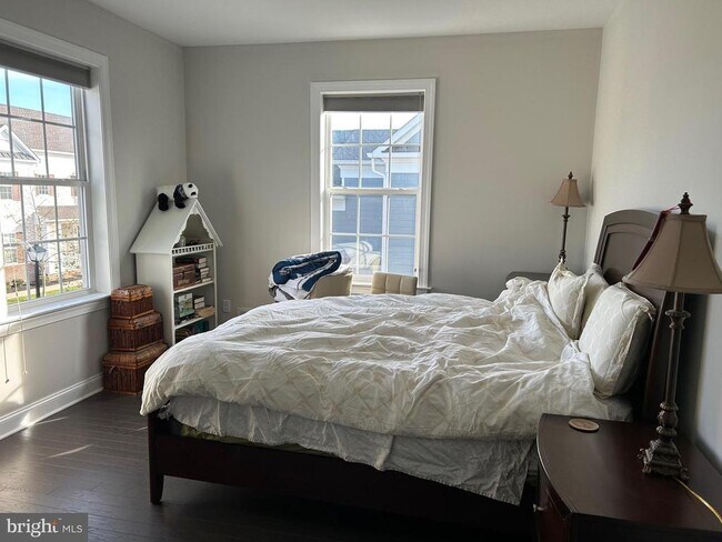 Building Photo - 30 Hamilton Dr