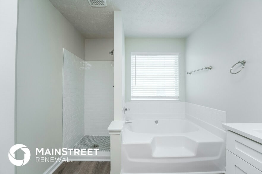 Building Photo - 4547 Carriage Park Dr
