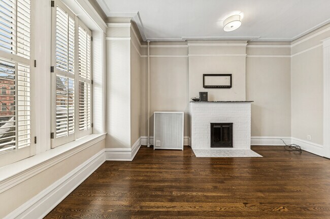 Building Photo - 2159 N Seminary Ave